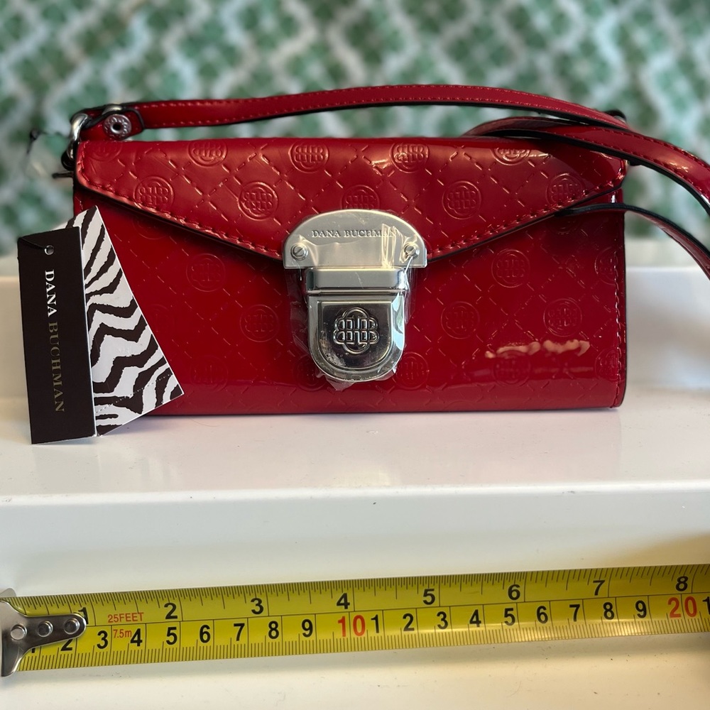 Brand New Dana Buchanan Red Cross Bodyputse W/ Multiple Compartments!! Pristine